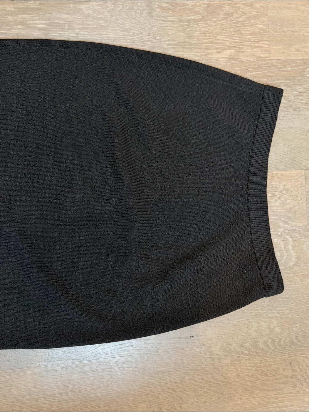 St. John Basics Black Knit Pull on Pencil Skirt, EUC, SZ 10 - Picture 7 of 11